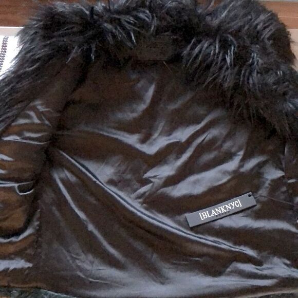 BLANK NYC PLUSH FAUX FUR VEST M NWT BLUE/BLACK COLOR BLEND - Picture 12 of 15